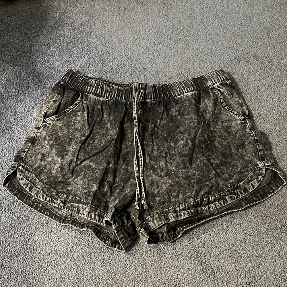 Lightweight shorts